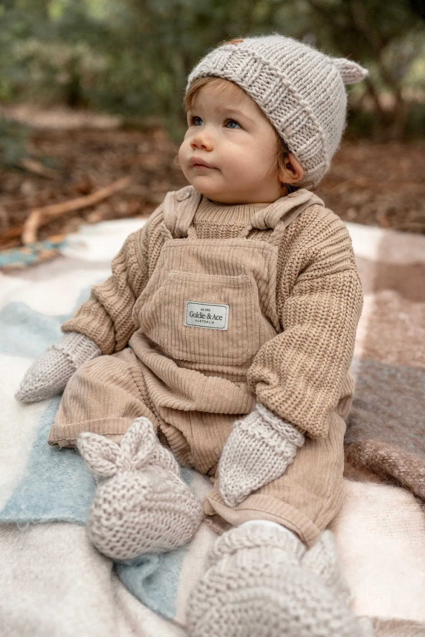 Cottontail Mittens Oatmeal